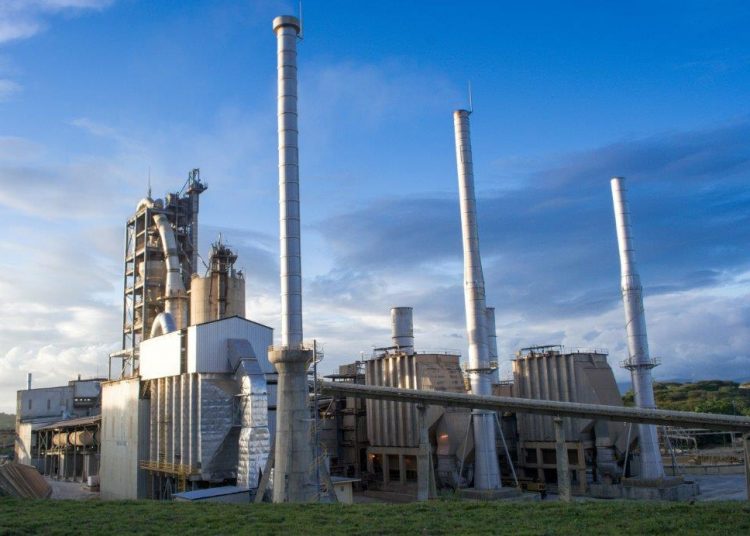 La industria cementera dominicana cuenta con una capacidad de producción que alcanza los 8 millones de toneladas.