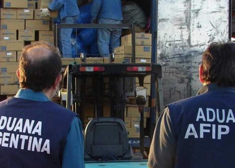 Aduana imputó a la empresa exportadora por la infracción del artículo 970 del Código Aduanero. Fuente externa.