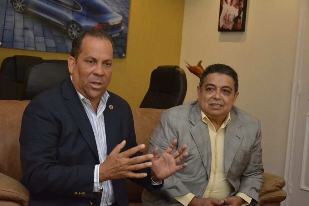 agentes de aduanas nelson brens y franklin nunez