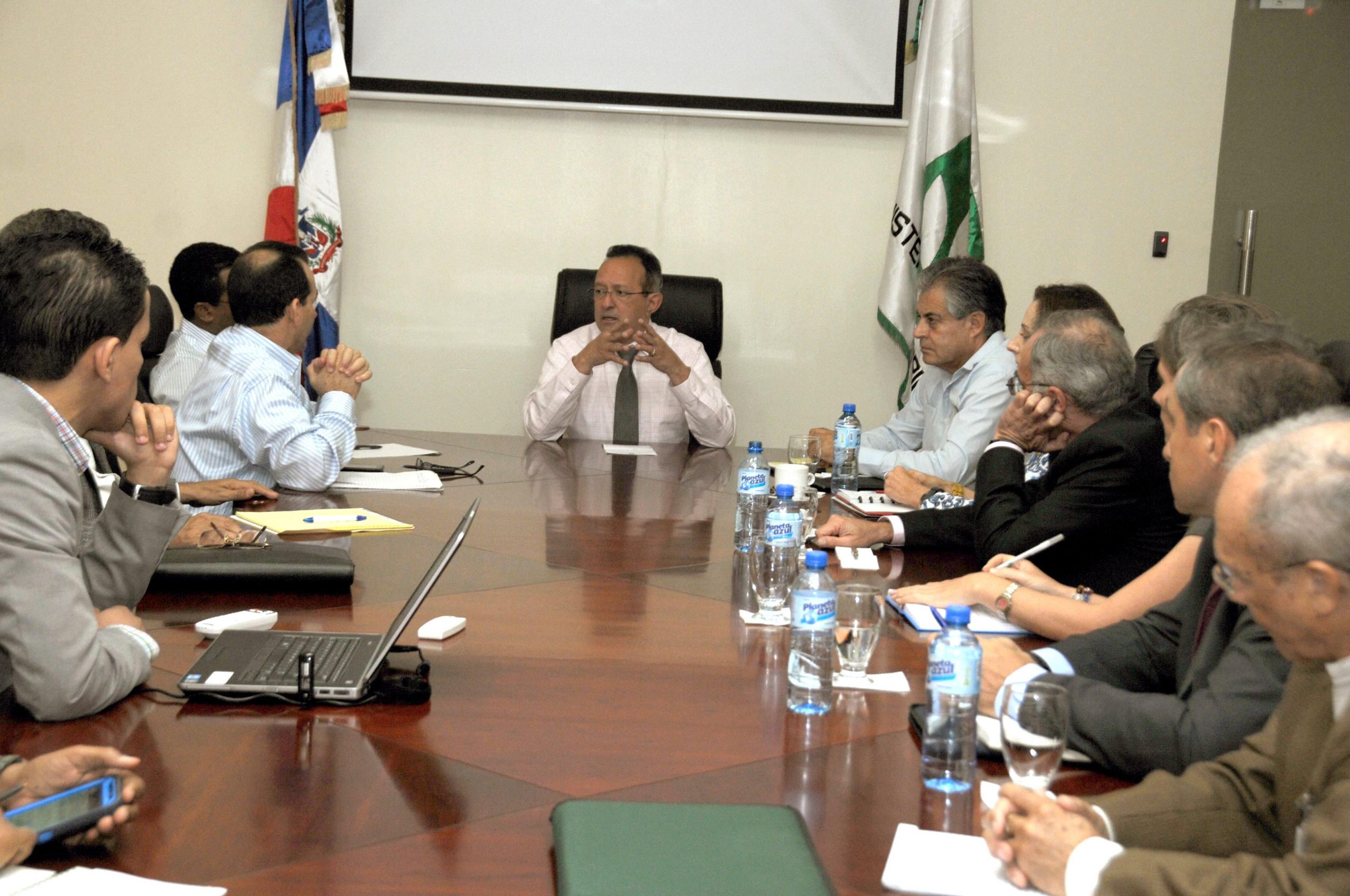 Las autoridades mantienen bajo vigilancia permanente un radio de 22 kilómetros del Aeropuerto de Punta Cana./Fuente externa