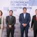 Raúl Ovalle, socio-director de Analytica y José Luis Ventura, vicepresidente ejecutivo de ACAP_ acompañados por Yolanda Guzmán y Randolph Phipps, vicepresidentes de negocios de Asociación Cibao.