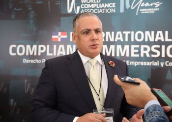 Explicó que un programa de cumplimiento robusto debe incluir identificación de riesgos, autonomía de los órganos de control, protocolos de intervención, así como monitoreo constante.