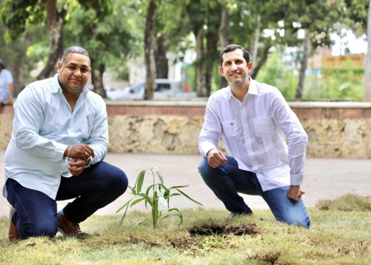 Alcalde SPM y Roberto Herrera