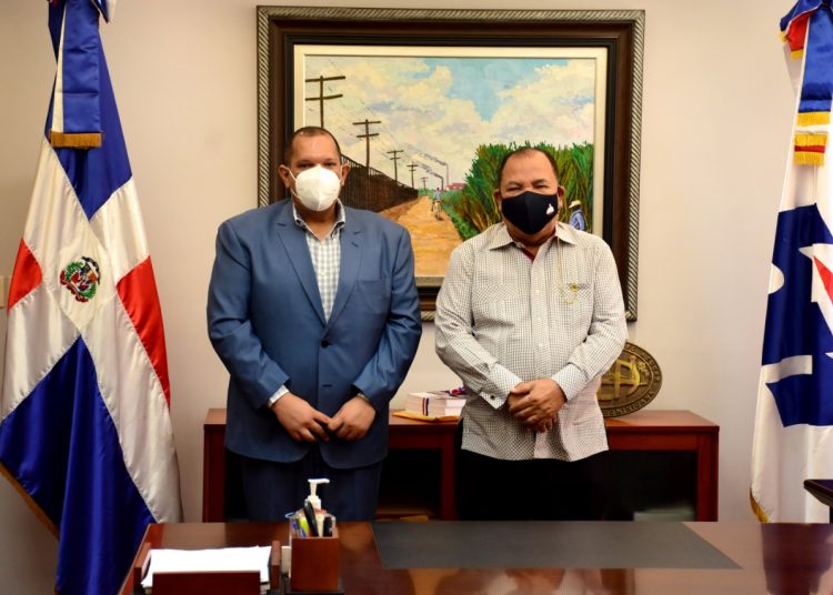 El alcalde de Santo Domingo Norte, Carlos Guzmán, se reunió con el director general de Bienes Nacionales, César Cedeño.