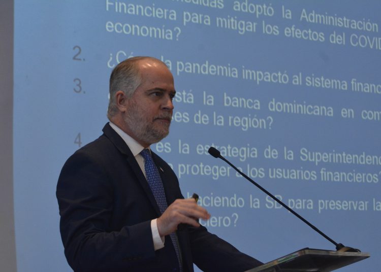 Alejandro Fernández W