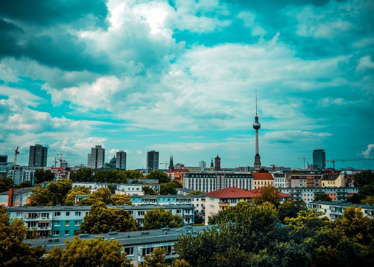 La inflación subyacente de Alemania se situó en el 3.3%, una décima menos.