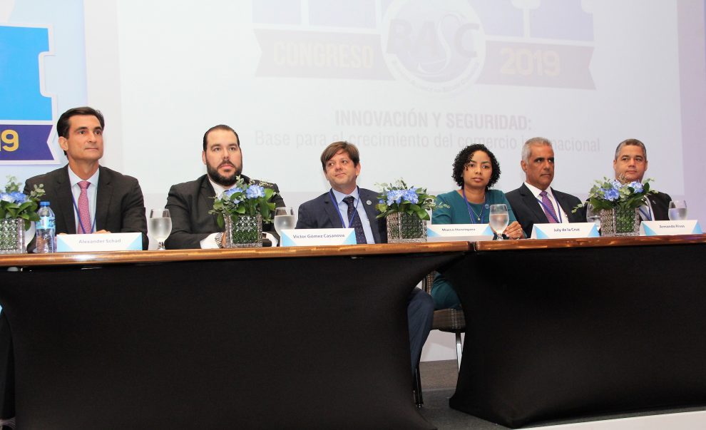 alexander schad, víctor gómez casanova, marcos henríquez, july de la cruz, armando rivas, y carlos saillant