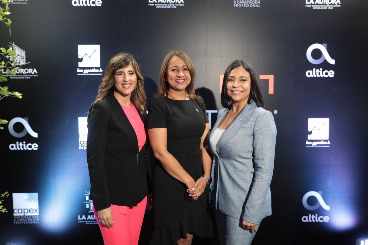 altice dominicana anaimee acta, ana de la cruz y kismet madera