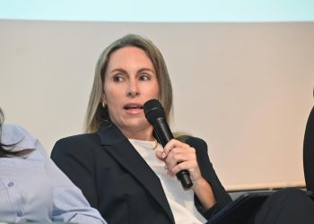 Para Ana García-Sotoca, directora ejecutiva de AHRB, el desafío no es frenar el crecimiento en La Romana, sino ordenarlo.