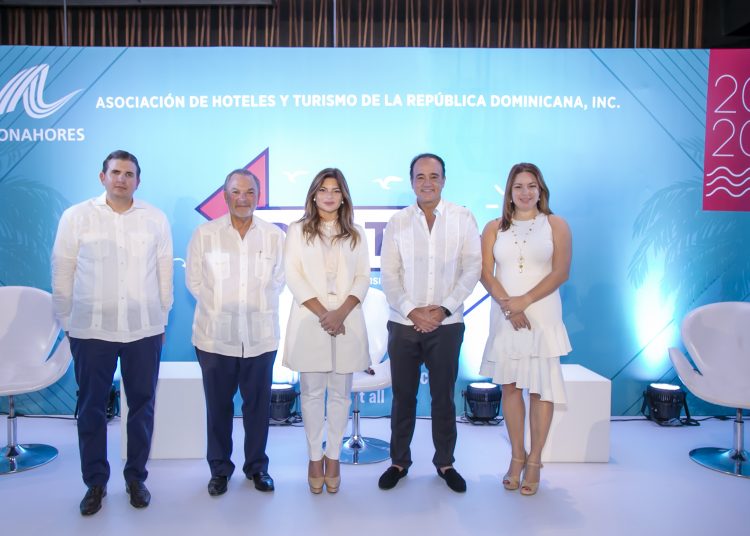 Andres Marranzini Grullon, Frank Rainieri, Paola Rainieri de Diaz, Alex Zozaya y Sheyly Viuque.