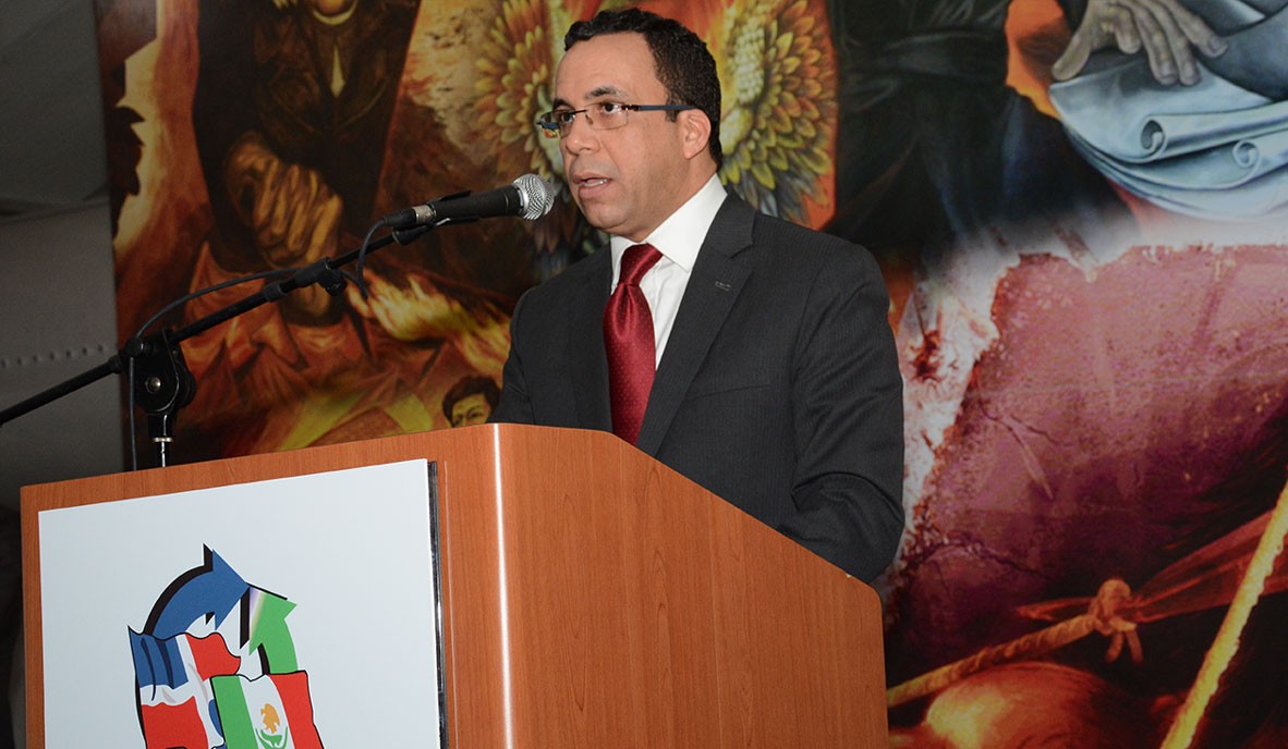 Andrés Navarro, ministro de Relaciones Exteriores, durante su exposición ante la Cámara de Comercio Dominico Mexicana. /Gabriel Alcántara