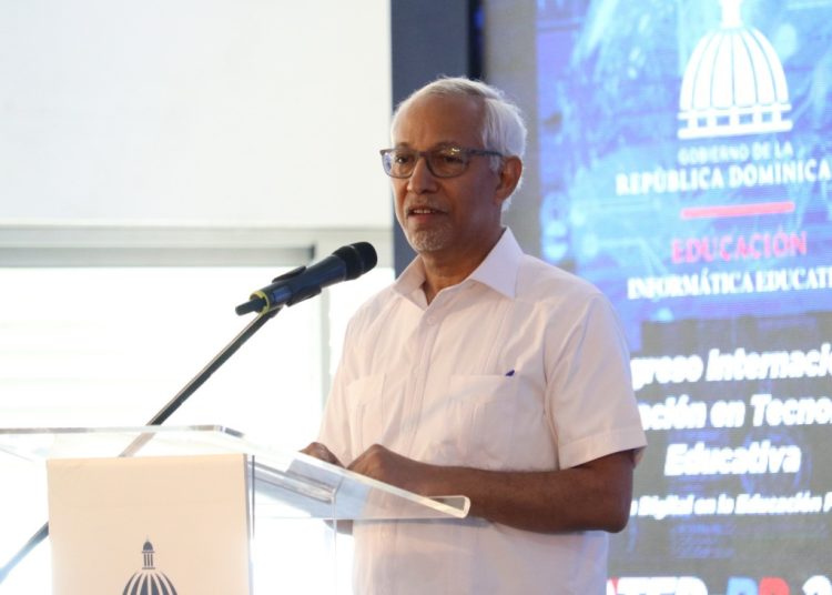 Ángel Hernández expresó que la educación dominicana "será mejor" en la medida que los docentes asuman con vocación su función.