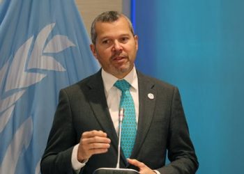 Arsenio Domínguez rechaza peajes en Ormuz por riesgo al derecho internacional.