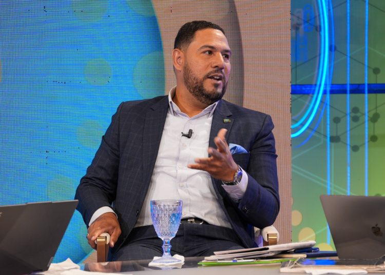 Torres afirmó que algunas instituciones estatales "están siendo secuestradas por la ignorancia de ciertos funcionarios".