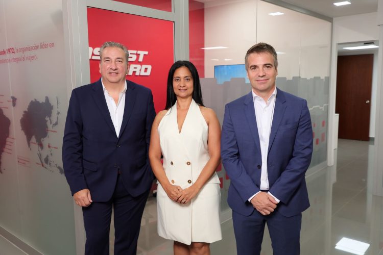 Leonardo Tonhaisen, Nancy Vazquez y Carlos Stefani.