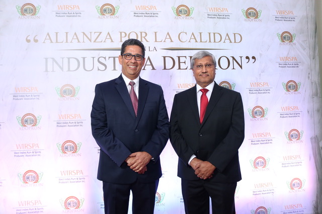 augusto ramírez, presidente de adopron y komal samaroo, presidente de wirspa
