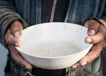 El informe calcula que unos 735 millones de personas padecieron hambre a lo largo del año pasado. | Fuente externa.