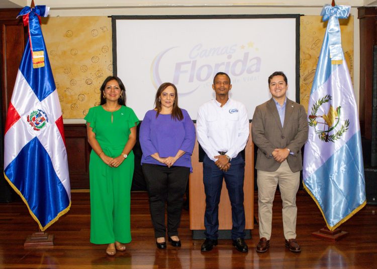 Autoridades Comerciales de la Embajada de Guatemala junto a Ezequiel Lorenzo, Gerente País