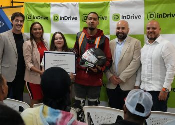 Conductores participantes en taller virtual de educación vial organizado por inDrive.