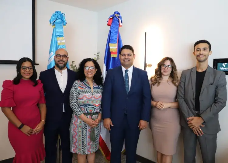 Autoridades de Unicef y Siuben durante la actividad.