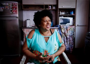 La organizadora de eventos Joana Darc habla durante entrevista el 14 de enero de 2021, en Sao Paulo, Brasil. | Fernando Bizerra, EFE.