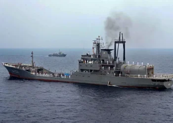 El Estrecho de Ormuz se mantiene como punto clave para el transporte mundial de petróleo.