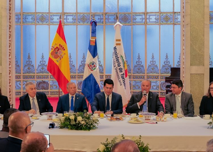 Collado dijo que cada año, con su participación el Fitur, RD da ejemplo de buenos resultados que ofrece la alianza público-privada del Estado con integración de las principales entidades financieras.