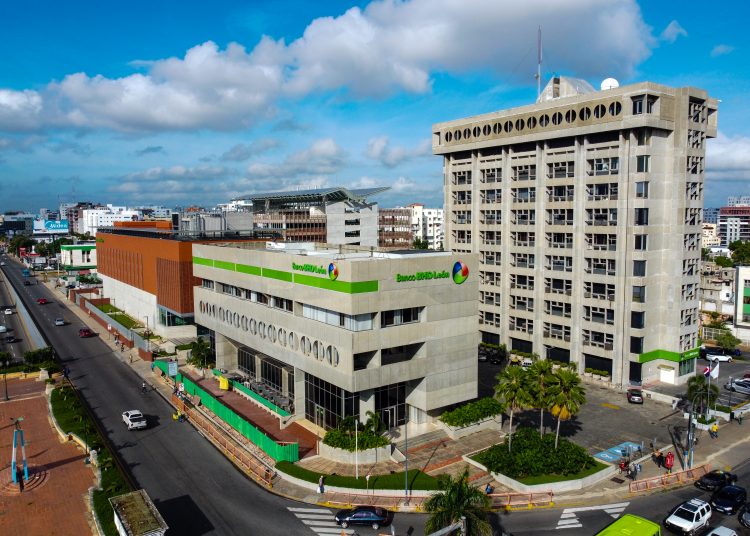 Sede del Banco BHD, ubicada en el Distrito Nacional. - Fuente externa.
