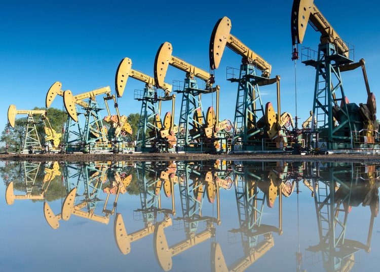 Producción de petróleo. - Fuente externa.