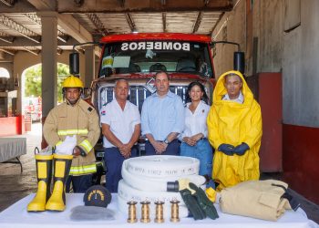 La ceremonia se realizó en el cuartel del Cuerpo de Bomberos y contó con la presencia de representantes de la institución y de la empresa.
