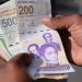 La moneda venezolana, el bolívar, cerró 2025 con una devaluación del 82.7% frente al dólar estadounidense en el mercado oficial.