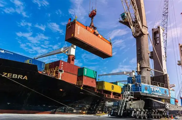 Las ventas bolivianas al exterior descendieron un 17% con respecto a los US$10,919 millones registrados en 2023, y el valor de las importaciones fue inferior en un 14% a los US$11,489 millones del año anterior, según el reporte.