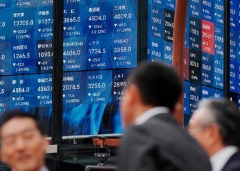 El principal índice de la Bolsa de Seúl, el Kospi, se disparó un 5.2% o 422.36 puntos este lunes.