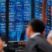 El principal índice de la Bolsa de Seúl, el Kospi, se disparó un 5.2% o 422.36 puntos este lunes.