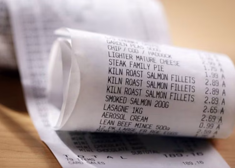 El papel térmico utilizado para imprimir tickets emplea el BPA como revelador, una sustancia que permite que el texto aparezca al reaccionar con el calor.