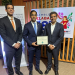 Desde la izquierda, los señores Luis Javier Jiménez, gerente de la División de Banca Institucional; Edward Baldera, vicepresidente del Área de Tesorería, Mercado de Capitales y Banca Institucional, y Taimur Ahmad, CEO de LatinFinance.