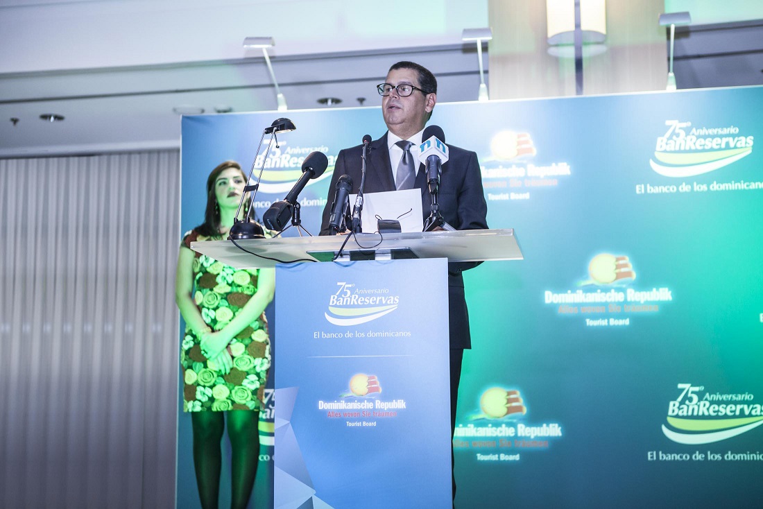 William Read, subadministrador de Negocios del Banco de Reservas.