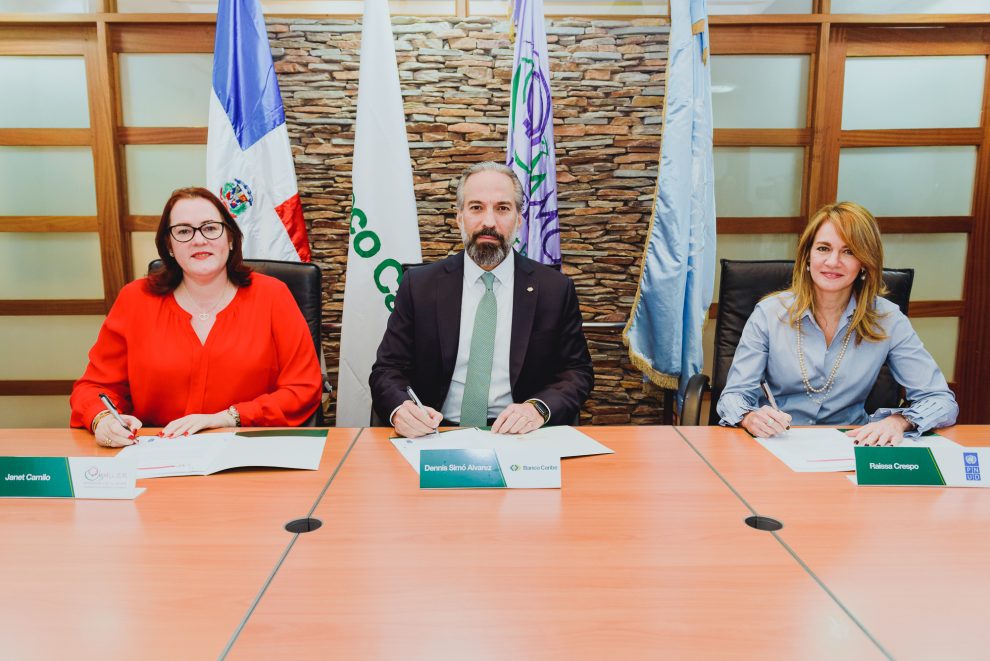 banco caribe la ministra janet camilo, dennis simó y raissa crespo