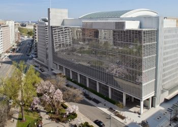 El Banco Mundial ajusta a la baja las expectativas de crecimiento económico del país.
