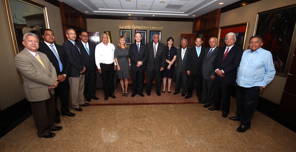 Manuel A. Grullón, presidente del Grupo Financiero Popular, presentó los resultados en un encuentro con ejecutivos de medios de comunicación./elDinero