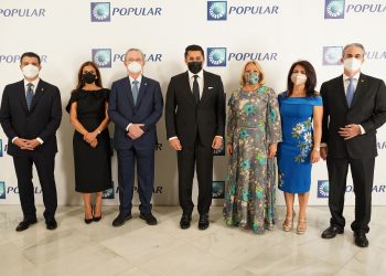 Christopher Paniagua, Sandra Bisonó de Paniagua, Manuel A. Grullón, David Collado, Rosa Hernández de Grullón, Elima González de Grullón y René Grullón.