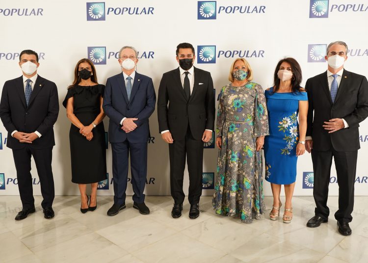 Christopher Paniagua, Sandra Bisonó de Paniagua, Manuel A. Grullón, David Collado, Rosa Hernández de Grullón, Elima González de Grullón y René Grullón.