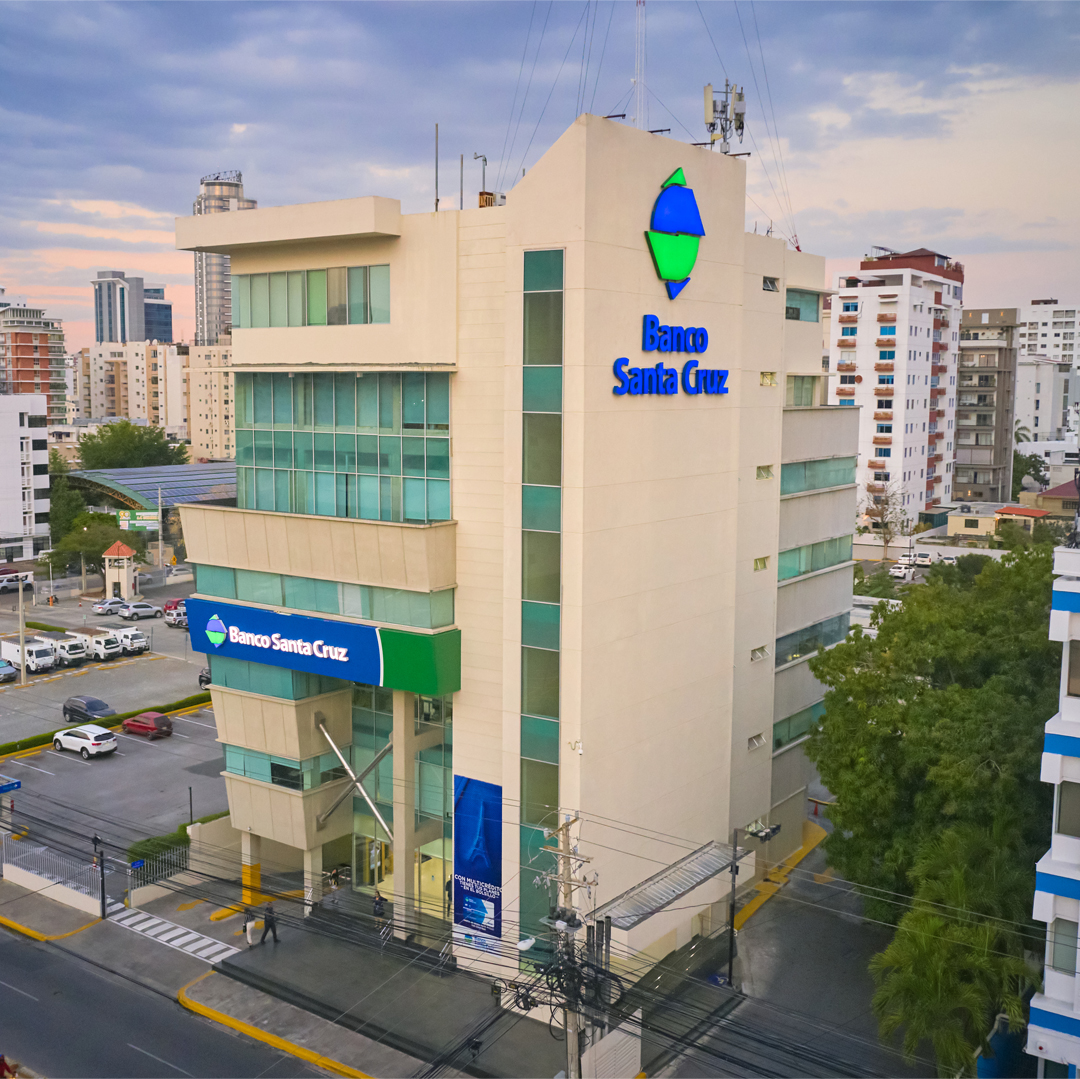 Banco Santa Cruz y Visa en comercio digital con IA.