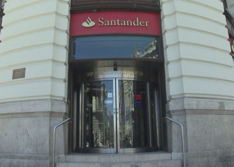 En el resto de mercados y negocios de la entidad, que tiene presencia en Europa y América, no hay datos de clientes afectados.