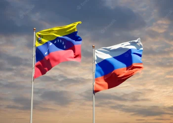 Banderas de Venezuela y Rusia. | Freepick.