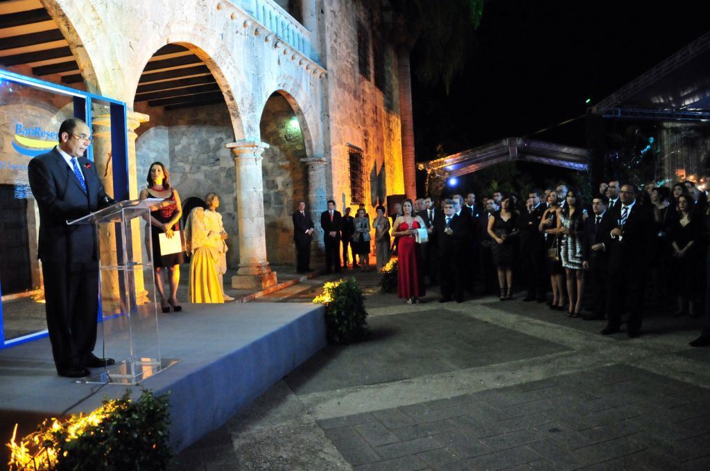 Enrique Ramírez Paniagua ofrece los detalles en una actividad en la Zona Colonial, celebrando un aniversario de más de que la Unesco declarara al casco antigua la ciudad como Patrimonio cultural de la Humanidad.