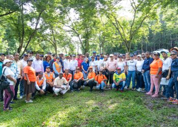 La actividad estuvo encabezada por Megan Tibbals, gerente general de Mina e Ivet Viloria.