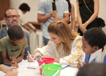 Inauguración de la red municipal de bibliotecas infantiles 'Las Letras Chiquitas', en donde se presentan espacios educativos para niños y niñas, equipados con todo lo necesario para contribuir con su formación y desarrollo.