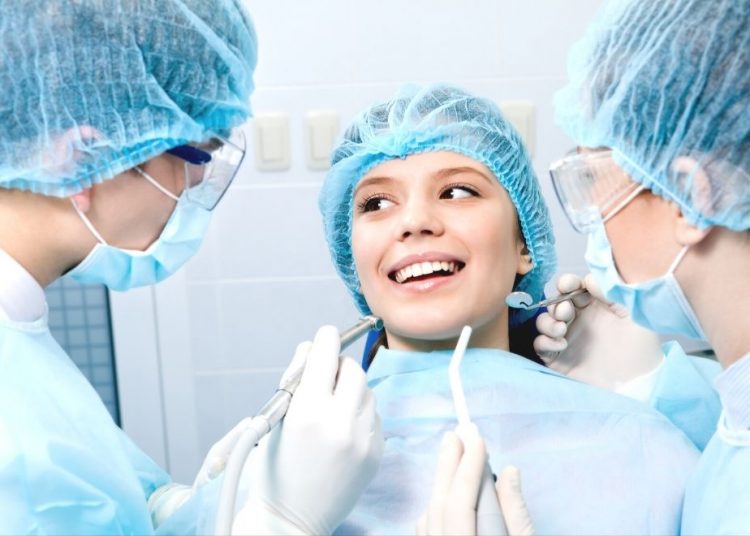 La especialista revela que existen emergencias odontológicas que pueden producir la interrupción laboral de los afectados.  | Fuente externa
