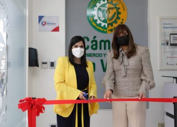 Biviana Riveiro Disla, directora ejecutiva de ProDominicana, junto a Irlonca Trinidad Tavarez, presidente de la Cámara.